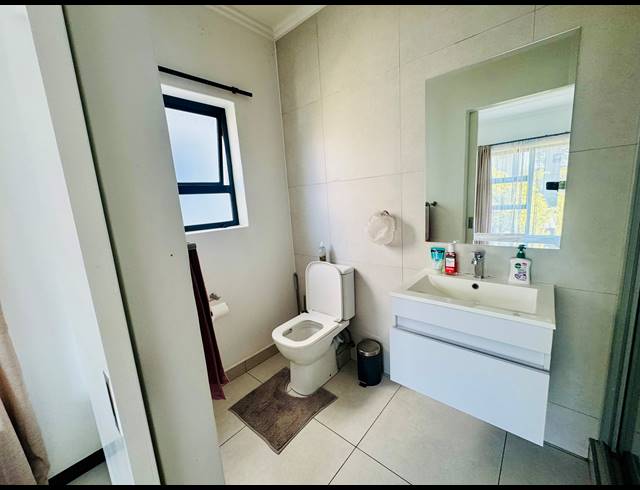 2 BEDROOM FLAT FOR SALE IN MAROELADAL